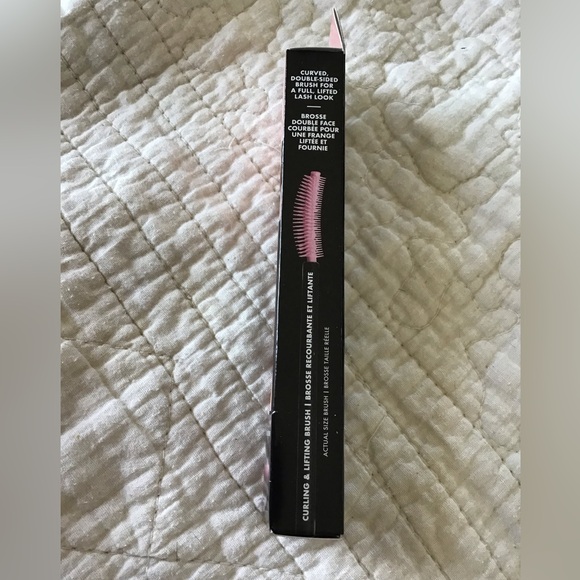 Elf Lash and Roll Mascara New In Box - Picture 2 of 2